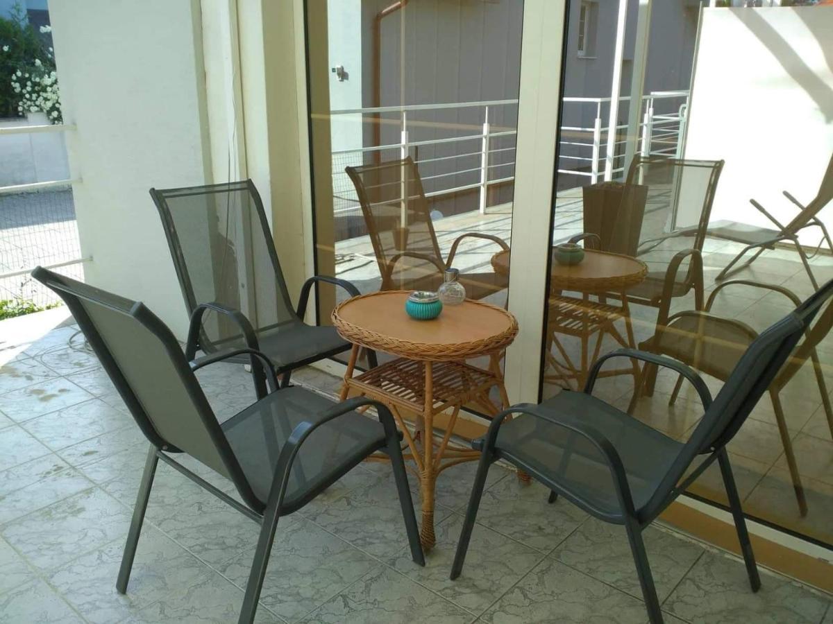 Slnecny Apartmanovy Dom Oslany מראה חיצוני תמונה