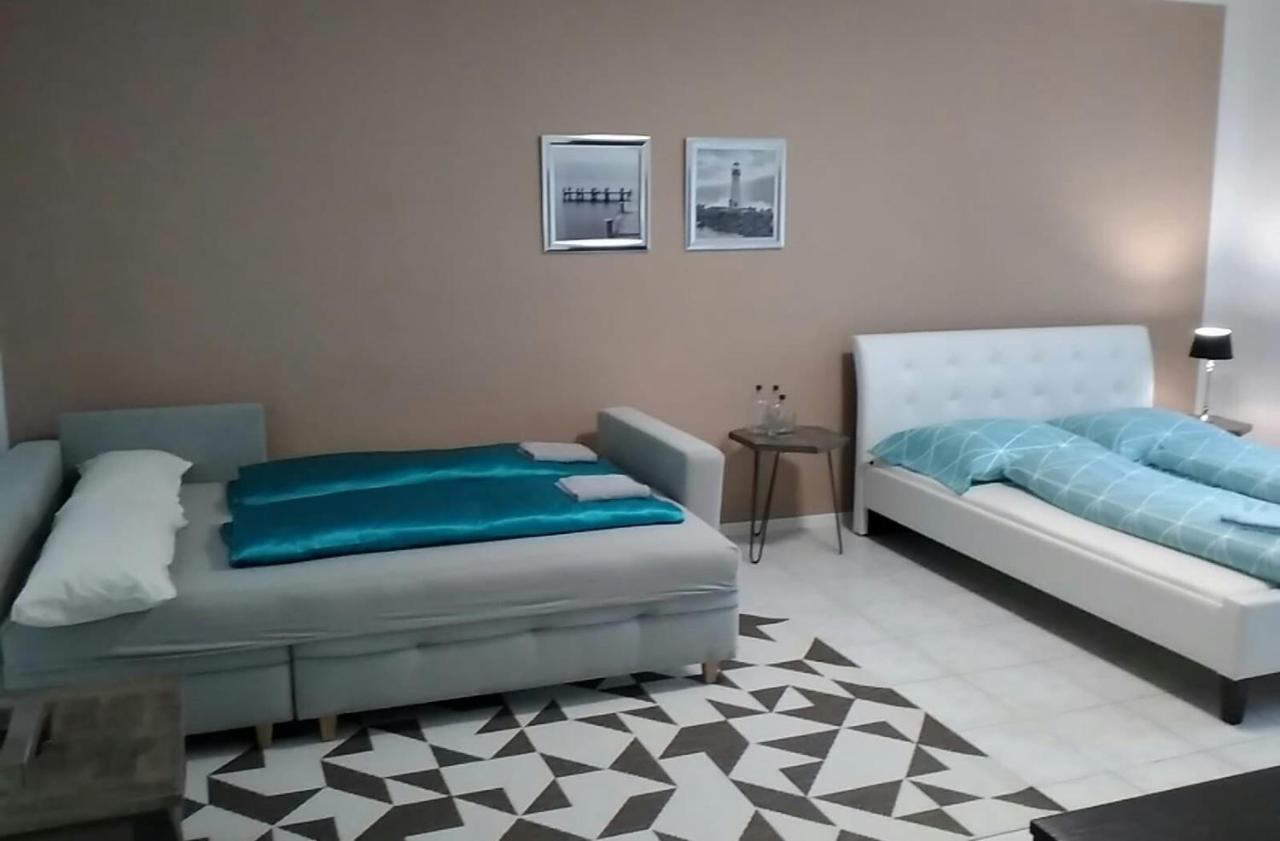 Slnecny Apartmanovy Dom Oslany מראה חיצוני תמונה