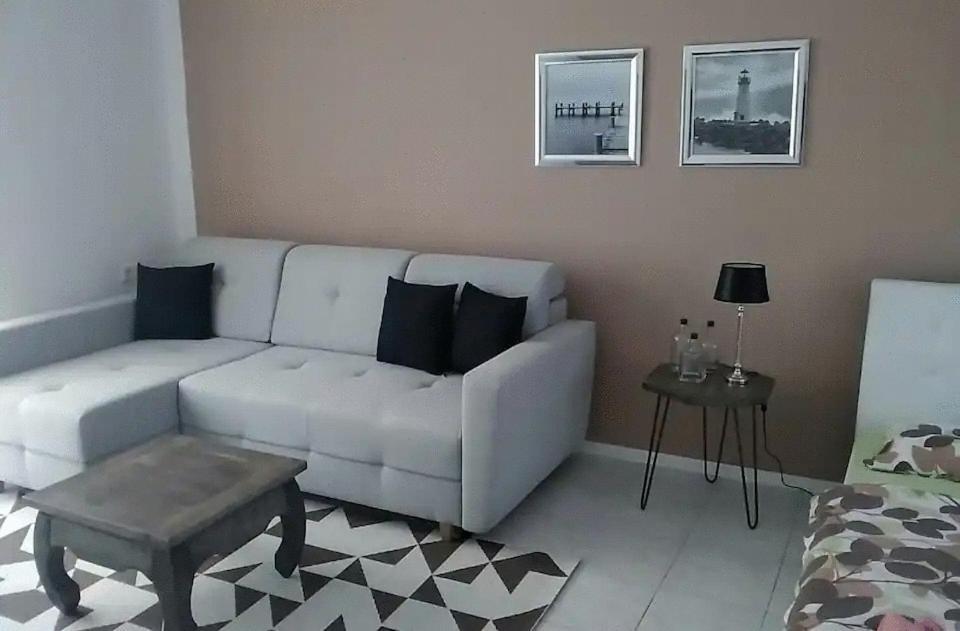 Slnecny Apartmanovy Dom Oslany מראה חיצוני תמונה